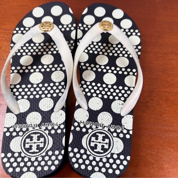 Tory Burch Polka Dot Black Cream Classic Flip Flop
Sandals Size 8.5 - Picture 2 of 6